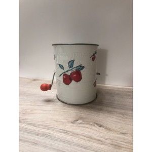 Bromwell's Vintage Apple Design Metal 3 Cup Flour Sifter